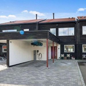 Modern 3 Bedroom House With Garden And Free Parking For Rent In Stavanger During Ons Close To The Airport 索拉 Exterior photo
