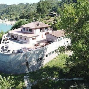 Agriturismo Incantesimo Del Lago Salto Varco Sabino Exterior photo