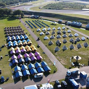 100 Jaar Tt Circuit Glamping Assen 2025住宿加早餐旅馆 Exterior photo