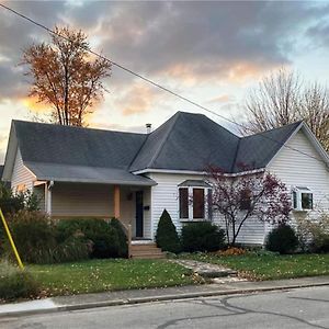 The Quiet Cottage Fortville Exterior photo