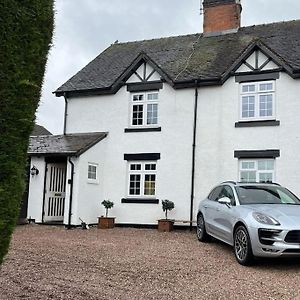 One Jubilee Cottages Shugborough Exterior photo