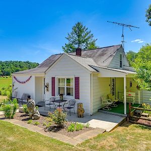 Family Fancy Gap Cottage With Deck - Pets Welcome! Exterior photo