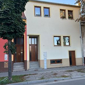 BřeclavStromoradni 17 II公寓 Exterior photo