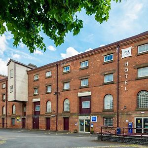 Go2 Burton Upon Trent Central Hotel Exterior photo