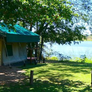 努霍夫野生动物山林小屋 Mahango Exterior photo