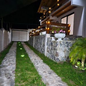 伊瓦拉La Casa Del Lago别墅 Exterior photo