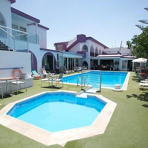 Neptune Hotel Apartments Paphos 珊瑚湾 Exterior photo