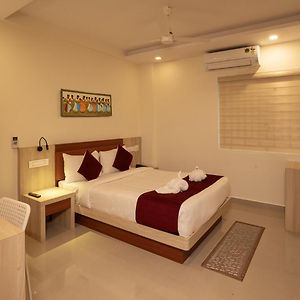 Thrissur Br Residency酒店 Exterior photo