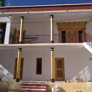 Kunsal Yourdum Homestay Ladakh By Lexstays 列城 Exterior photo