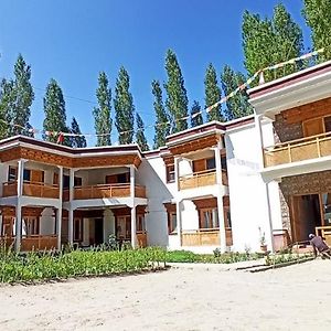 Losar Guest House Ladakh By Lexstays 列城 Exterior photo