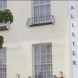 Alister Guest House 圣赫利尔泽西 Exterior photo