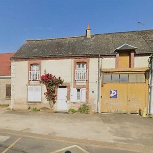 Escapade Paisible: Gite Pour 8 A Saint-Hilaire-Sur-Yerre, Jardin Clos, Proche Chateaudun Et Chartres - Fr-1-581-131别墅 Exterior photo