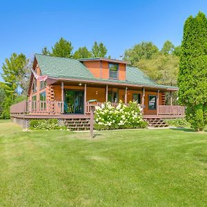 MioMichigan Cabin With On-Site Fishing Pond And Deck别墅 Exterior photo