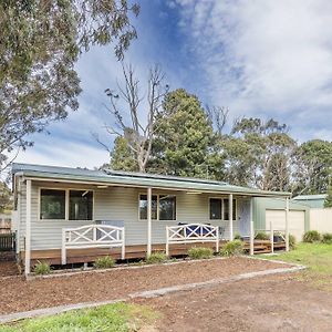 Joy'S Guesthouse Romsey Exterior photo