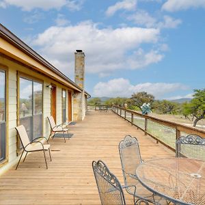 Secluded Texas Hill Country Vacation Rental - Deck Medina Exterior photo