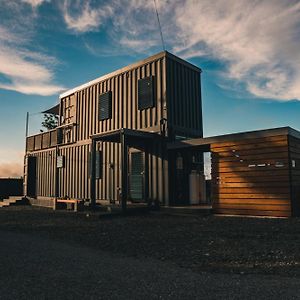 Ferrous Paradise - Tiny Container Home In 阿德洪塔斯 Exterior photo