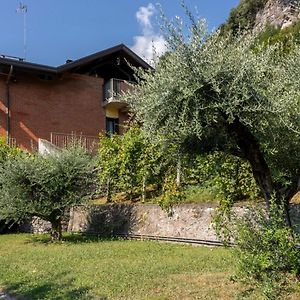 Casa Menek, Darfo Boario Terme Ospitar公寓 Exterior photo