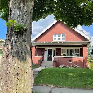 Charming And Bright Craftsman Home 密尔沃基 Exterior photo