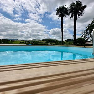 Saint-EstebenMaison Pays Basque 12 Pers Piscine别墅 Exterior photo