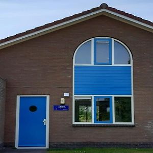 Semi Detached House In Franeker With A Shared Pool别墅 Exterior photo