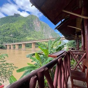 Nongkhiaw Yensabai Bungalow River View酒店 Exterior photo