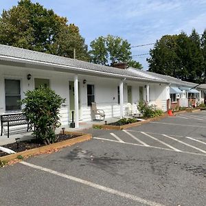 Heart Of The Berkshires Motel 皮茨菲尔德 Exterior photo