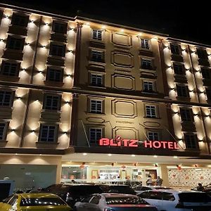 Blitz Hotel Batam Near Sultan Mahmud Ri'Ayat Shah 瑟古邦 Exterior photo