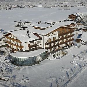 Daskaiser - Dein Gartenhotel In Tirol 埃布斯镇 Exterior photo