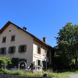 La TineLa Reine Des Pres住宿加早餐旅馆 Exterior photo