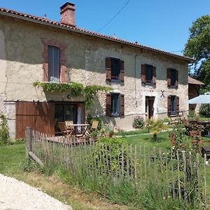 MontmaurinFerme De Coumodous住宿加早餐旅馆 Exterior photo