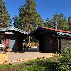 Timber Cottages With Jacuzzi And Sauna Near Lake Vaenern 卡尔斯塔德 Exterior photo