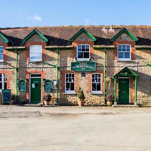 The Three Horseshoes Inn 布里德波特 Exterior photo