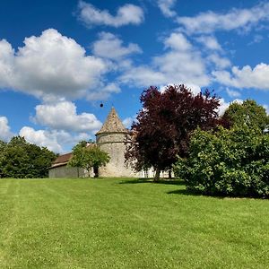 Chambres D'Hotes Au Chateau De Gandillac Saint-Martial-Viveyrol Exterior photo