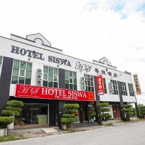 Hs Hotel Siswa Near Utar 金宝 Exterior photo