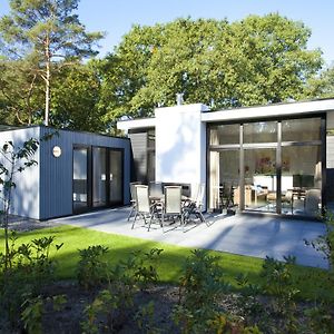 Modern Holiday Home On The Veluwe 欧特罗 Exterior photo