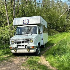 RomenayPoppy, Chambre D'Hotes En Camping Car Vintage住宿加早餐旅馆 Exterior photo