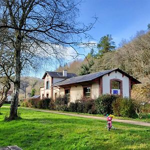 Ostal Scrignac - Gite D'Etape De La Gare酒店 Exterior photo