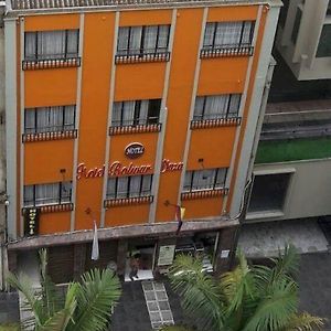 Hotel Bolivar Plaza 马尼萨莱斯 Exterior photo