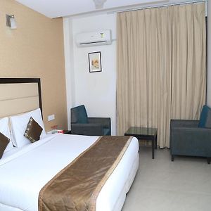 Oyo Rooms Kamla Market Phase 1 Mohali Room photo