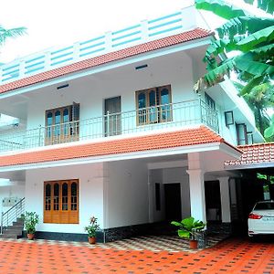 格雷斯宾客住宿加早餐旅馆 Thrissur Exterior photo