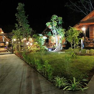 布里兰普莱度假村 Thung Yai Exterior photo