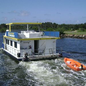 堤维德岬 Boyds Bay Houseboat Holidays酒店 Exterior photo