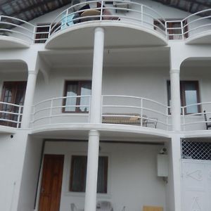 Merabi Guest House 马钦加里 Exterior photo