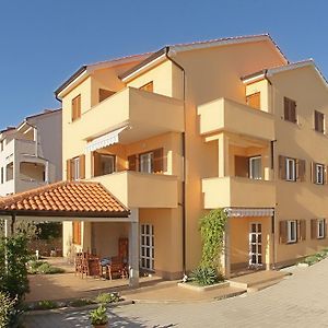 Apartment Omanovic Čižići Exterior photo