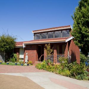 德温特度假酒店 Austins Ferry Exterior photo