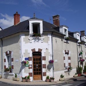 Plaimpied-GivaudinsLes Glycines住宿加早餐旅馆 Exterior photo