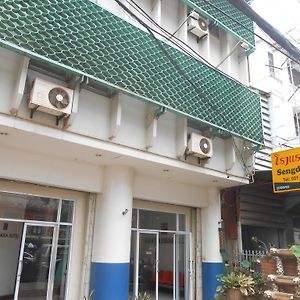 桑德拉酒店 Ban Nongdouang Exterior photo