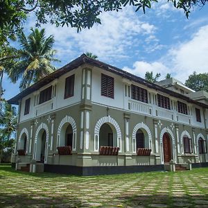 莱克县传统之家酒店 Kochi Exterior photo