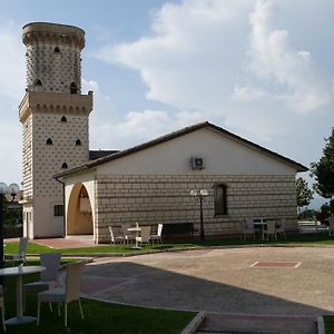 圣尼古拉曼弗雷迪La Vecchia Torre别墅 Exterior photo