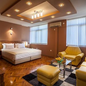 Panorama Top Floor Rooms In Hotel Tundzha 扬博尔 Exterior photo